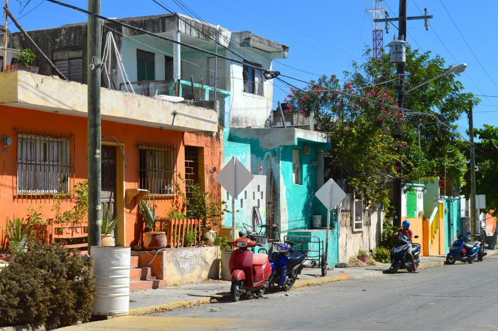 Driving through Isla Mujeres (Credit: Samantha Sault)